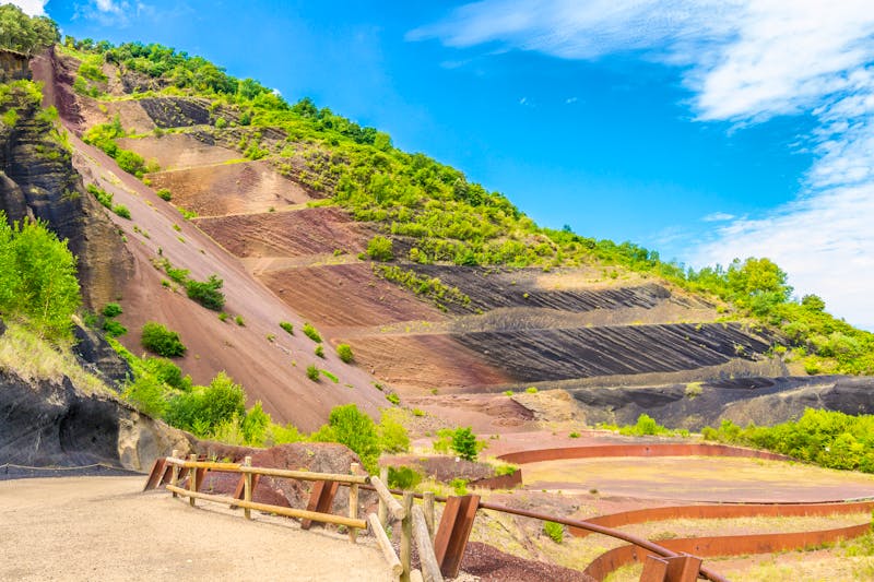 Vulkankegel Croscat im Naturpark Garrotxa in Katalonien - ©zkcristian - stock.adobe.com