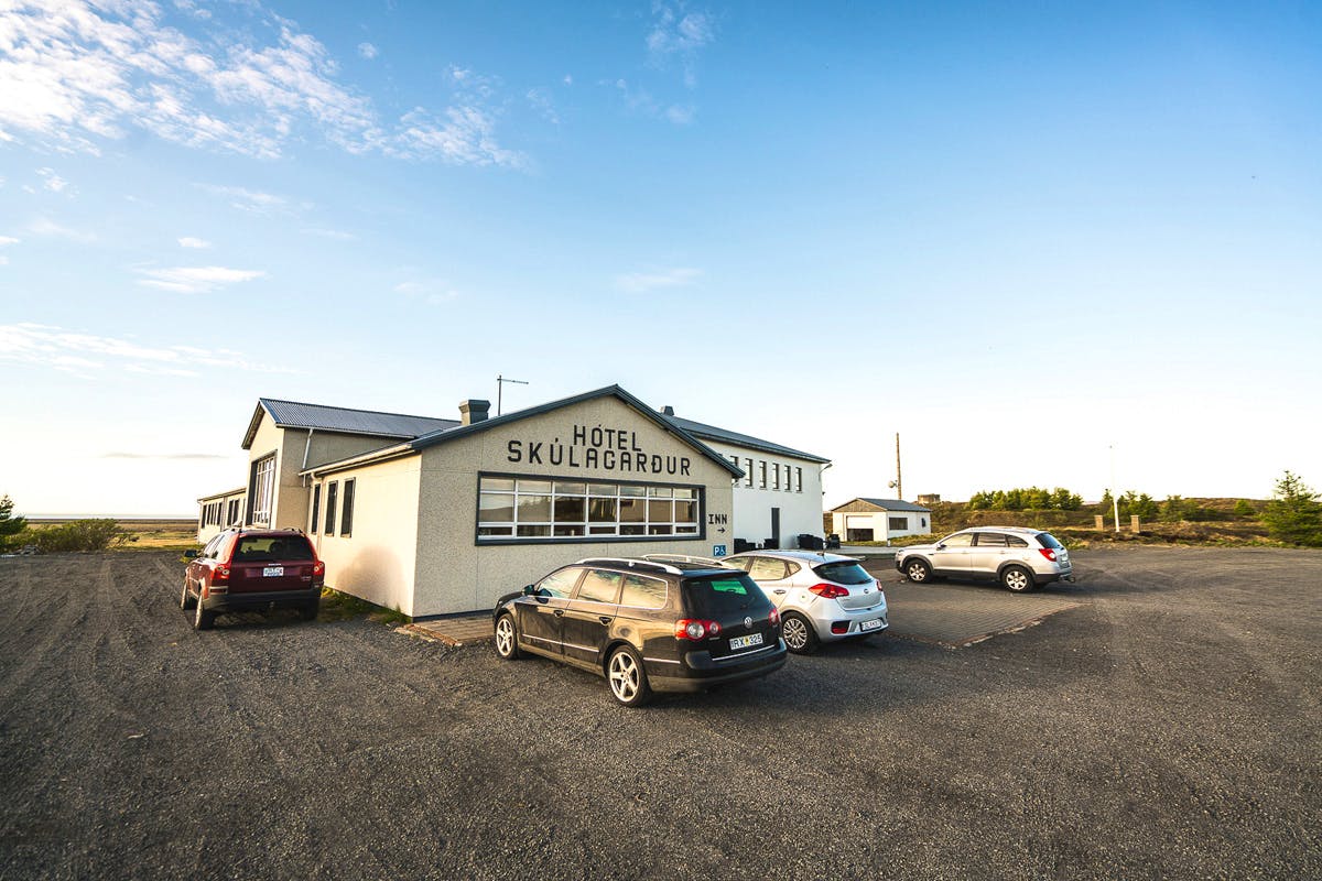 Skúlagarður Country Hotel & Restaurant in Ásbyrgi, Island - Hotel von außen &nbsp;&ndash;&nbsp;&copy;&nbsp;Skúlagarður Country Hotel & Restaurant