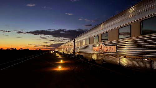 Sonnenaufgang in Marla - Outback &ndash; &copy; Valentin Meyer-Plath - Eberhardt TRAVEL
