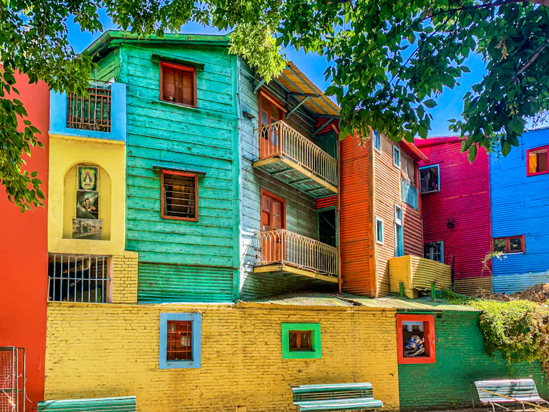 Bunte Häuser im Distrikt La Boca von Buenos Aires - &copy;Angela Meier - stock.adobe.com