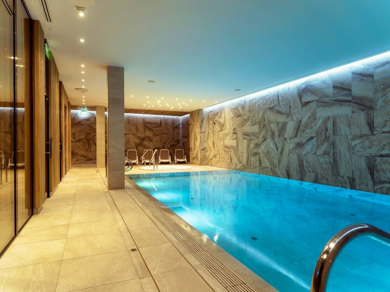 Schwimmbad im Hotel Baltivia – ©LEVEL8020