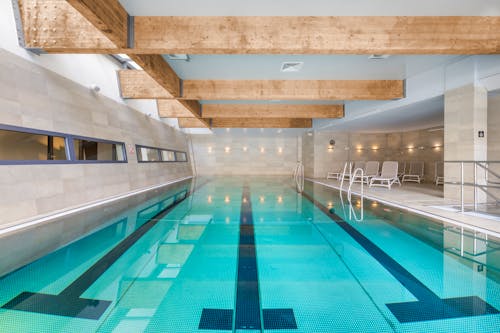 Sportbecken im Marine Hotel &ndash; &copy; Zdrojowa Hotels