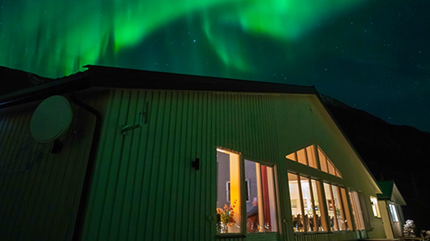 Arctic Panorama Lodge in Uløybukt, Norwegen - Lodge von außen &nbsp;&ndash;&nbsp;&copy;&nbsp;Arctic Panorama Lodge