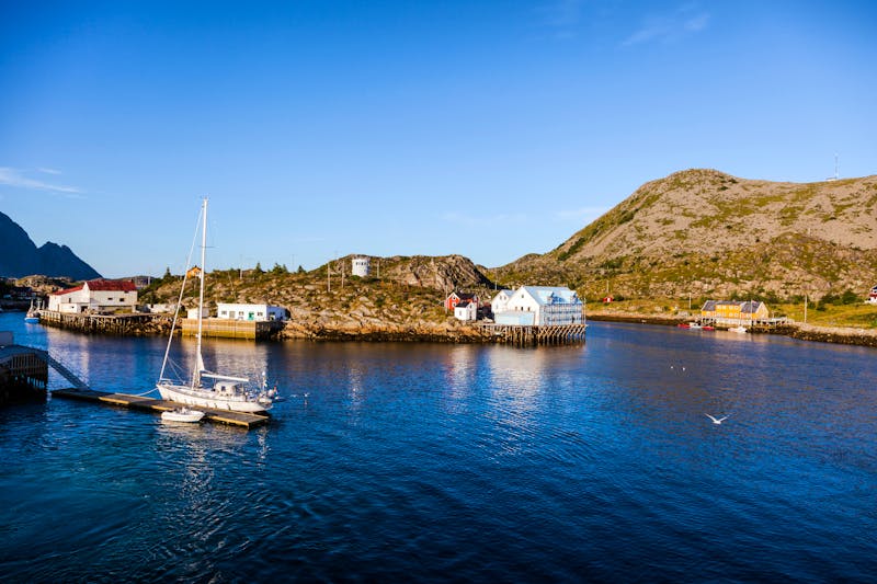 Kleiner Hafen der Insel Skrova - Lofoten - ©Jens Richter - stock.adobe.com