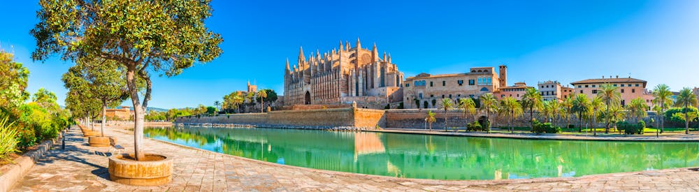 Kathedrale La Seu in Palma de Mallorca &ndash; &copy; vulcanus - stock.adobe.com