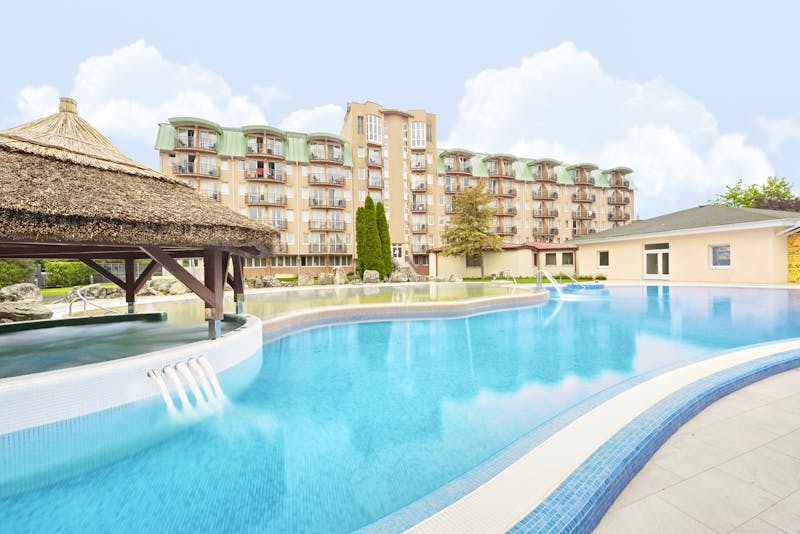 Außenansicht mit Pool Europa Fit Superior – ©Europa Fit Superior