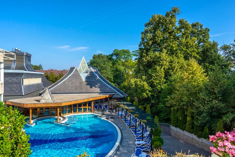 Außenbereich im Ensana Health Spa Hotel Heviz – ©Ensana Health Spa Hotel Heviz