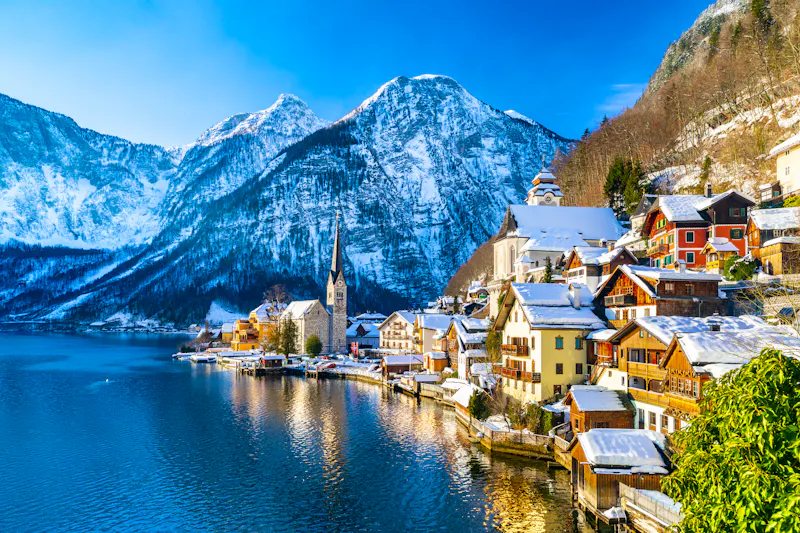Hallstatt in Oberösterreich im Salzkammergut im Winter - &copy;Aleh Varanishcha - stock.adobe.com