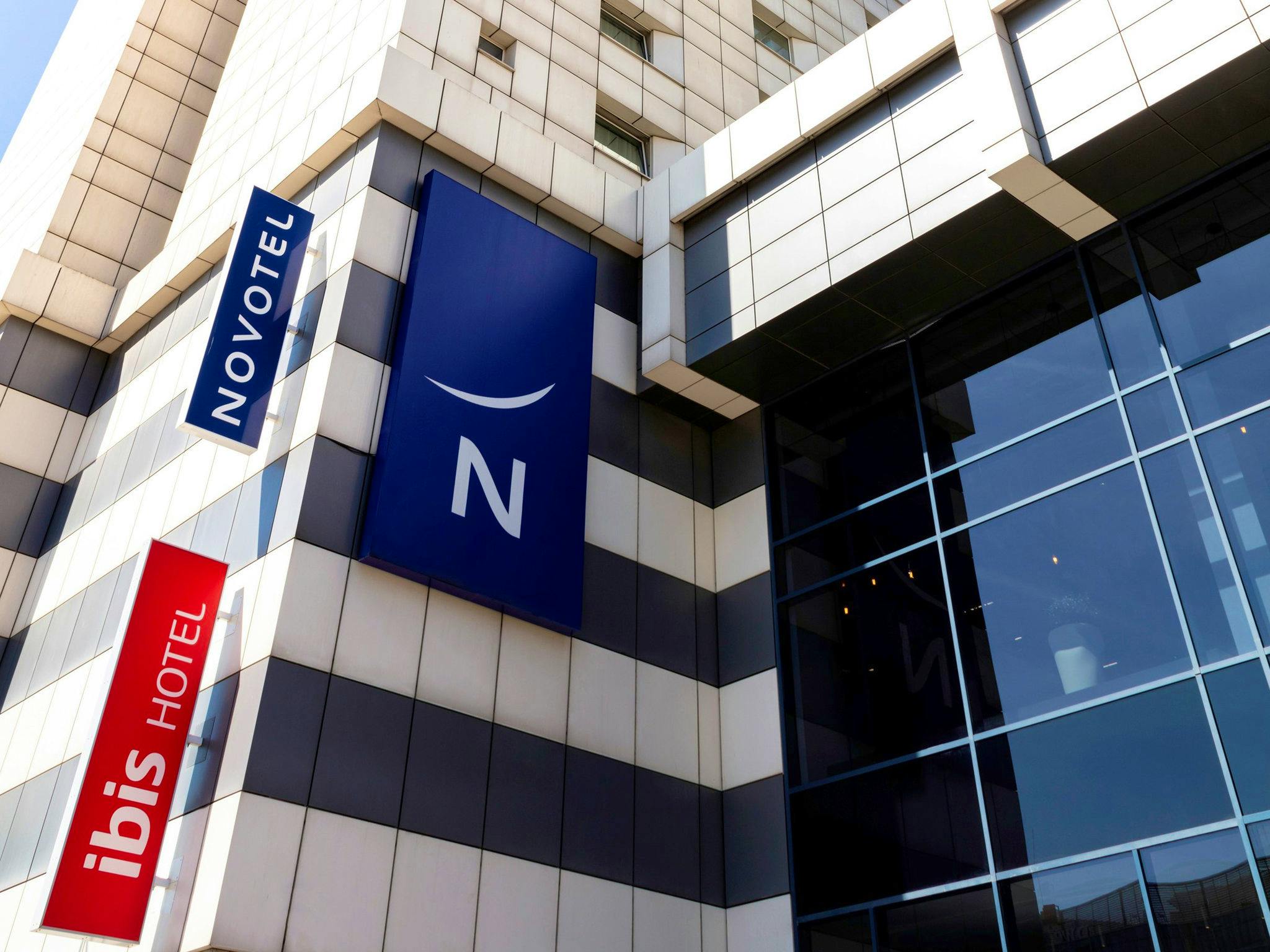 Novotel Poznan Centrum in Posen, Polen - Hotel von außen &nbsp;&ndash;&nbsp;&copy;&nbsp;Novotel Poznan Centrum