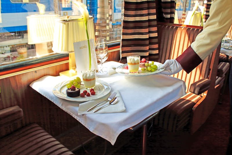 Nostalgiezug in Ungarn - Restaurant - ©cometoseehungary.hu