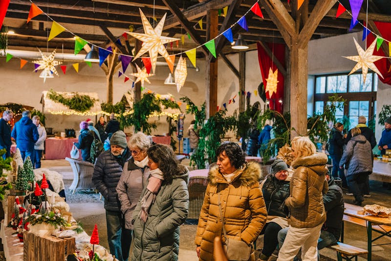 Adventsmarkt am Schloss Lomnitz bei Jelena Gora - ©Szymon Bialic - Schloss Lomnitz
