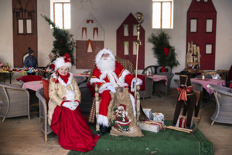 Adventsmarkt am Schloss Lomnitz bei Jelena Gora - ©Szymon Bialic - Schloss Lomnitz