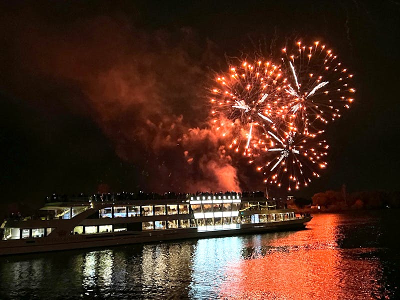 Regensburg - Silvester-Schifffahrt mit der MS Kristallkönigin auf der Donau - &copy;Donauschifffahrt Wurm & Noé 