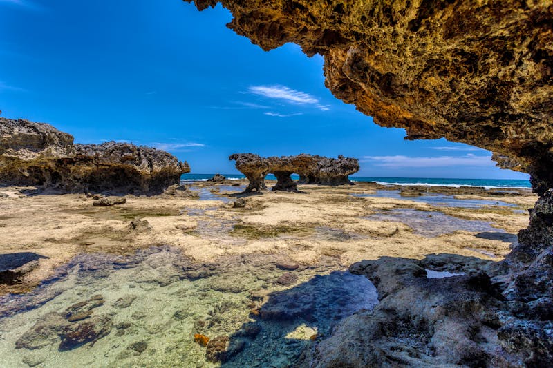 Felsen an der Küste bei Antsiranana im Norden Madagaskars - ©ArtushFoto - stock.adobe.com