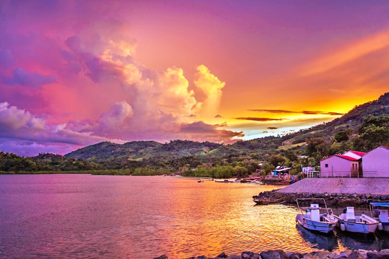 Sonnenuntergang am Hafen von Ankify in Madagaskar - ©Roel - stock.adobe.com