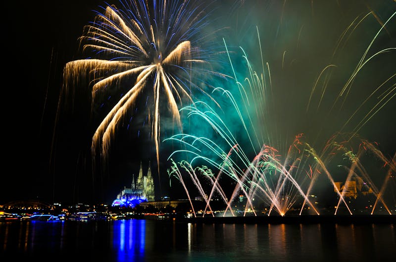 Köln - Feuerwerk auf dem Rhein  - &copy;GAP artwork - stock.adobe.com