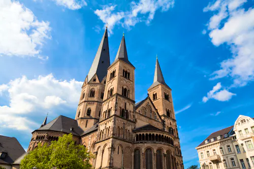 Das Münster St. Martin in Bonn &ndash; &copy; INTERPIXELS - stock.adobe.com