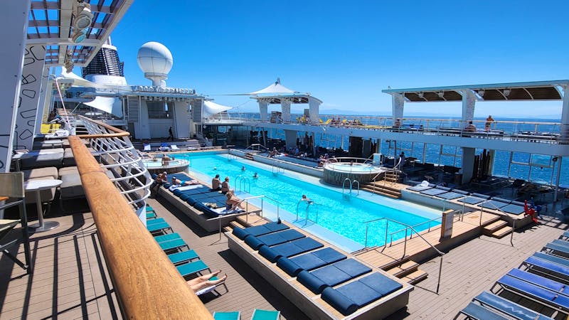 Pooldeck auf der Mein Schiff 6 - &copy;Franziska Bergmann - Eberhardt TRAVEL