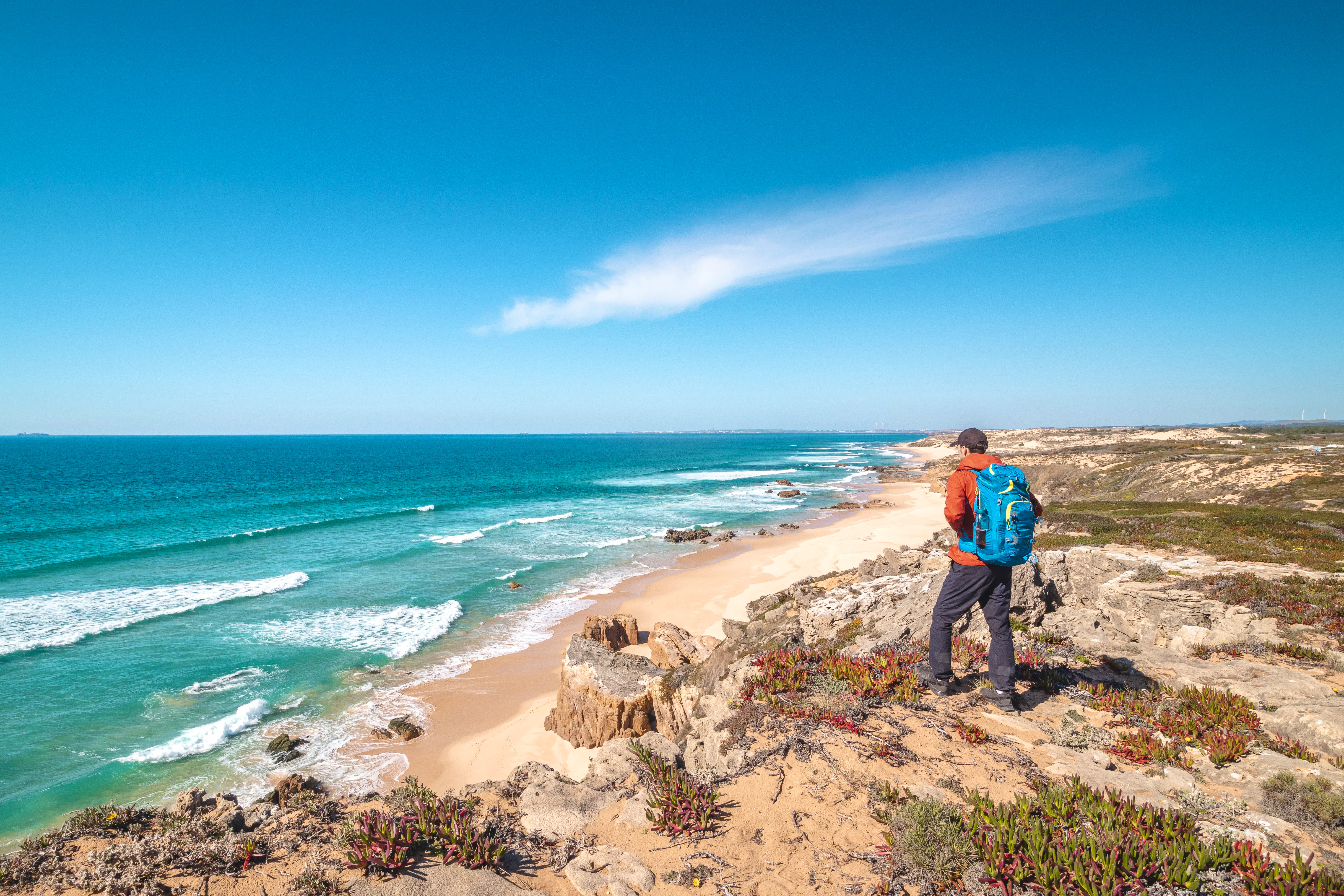 Wanderer in Portugal - Fischerweg bei Vila Nova de Milfontes, Odemira &ndash; &copy; Fauren - stock.adobe.com