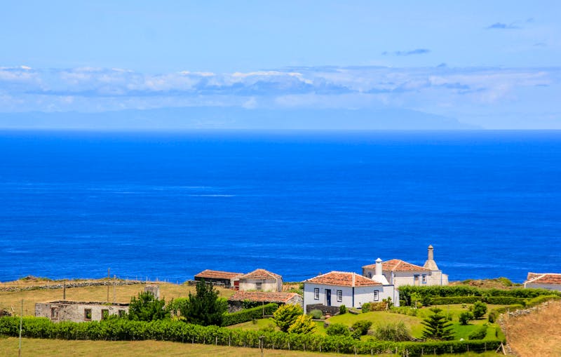 Aussicht auf den Atlantik von der Azoren-Insel Santa Maria - &copy;Ayla Harbich - stock.adobe.com