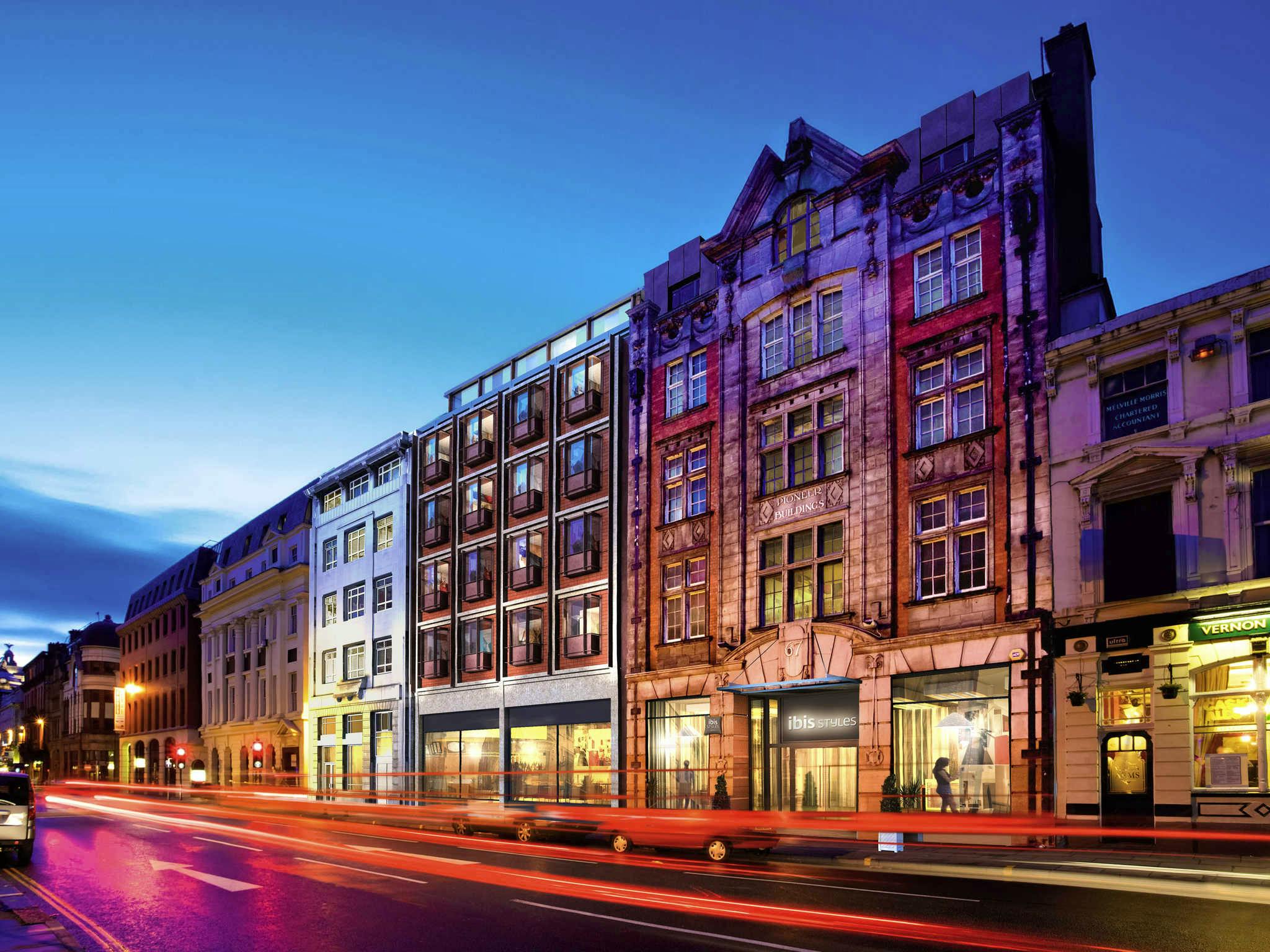 ibis Styles Liverpool Centre Dale Street - Außenansicht&nbsp;&ndash;&nbsp;&copy;&nbsp;https://all.accor.com/hotel/7601/index.de.shtml?utm_campaign=seo+maps&utm_medium=seo+maps&utm_source=google+Maps