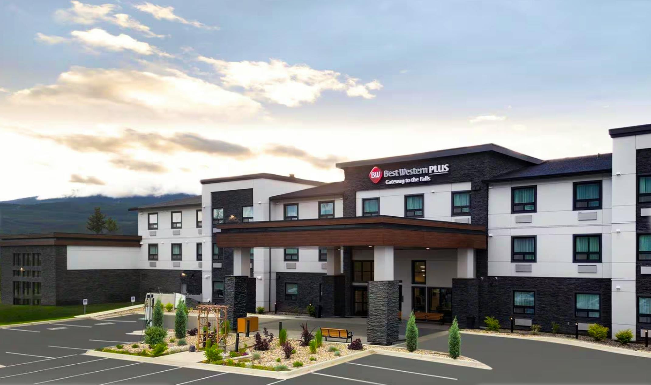 Best Western Plus Gateway to the Falls - Außenansicht&nbsp;&ndash;&nbsp;&copy;&nbsp;Best Western Plus Gateway to the Falls