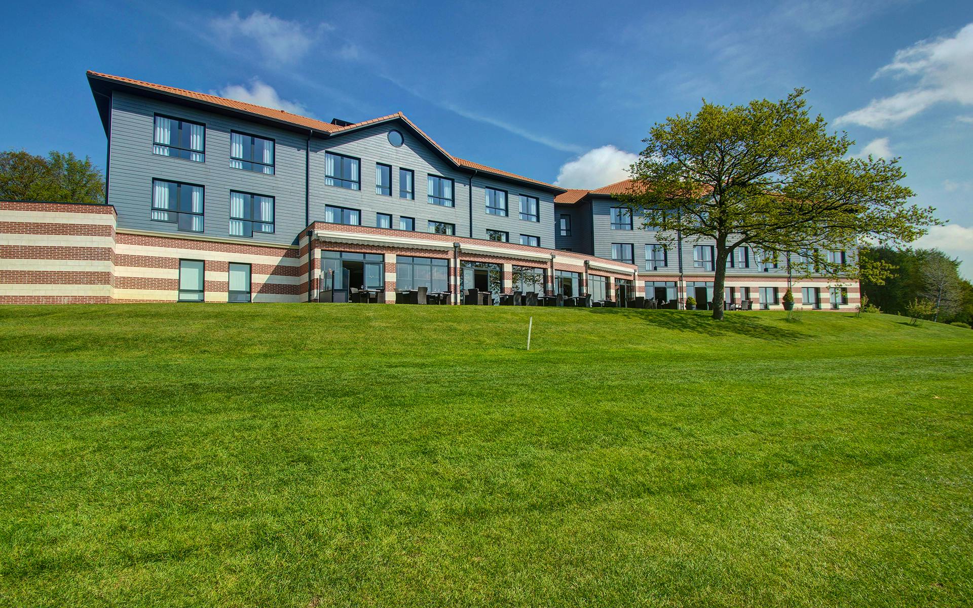 Hôtel du Golf in Acquin-Westbécourt, Frankreich - Hotel von außen &nbsp;&ndash;&nbsp;&copy;&nbsp;Hôtel du Golf