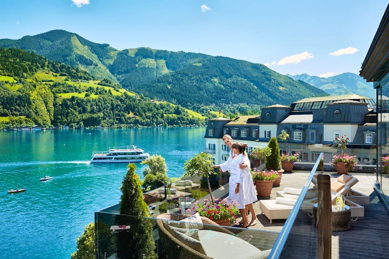 Terrasse des Wellness-Bereiches im Grand Hotel Zell am See &ndash; &copy;michael huber I www.huber-fotografie.at