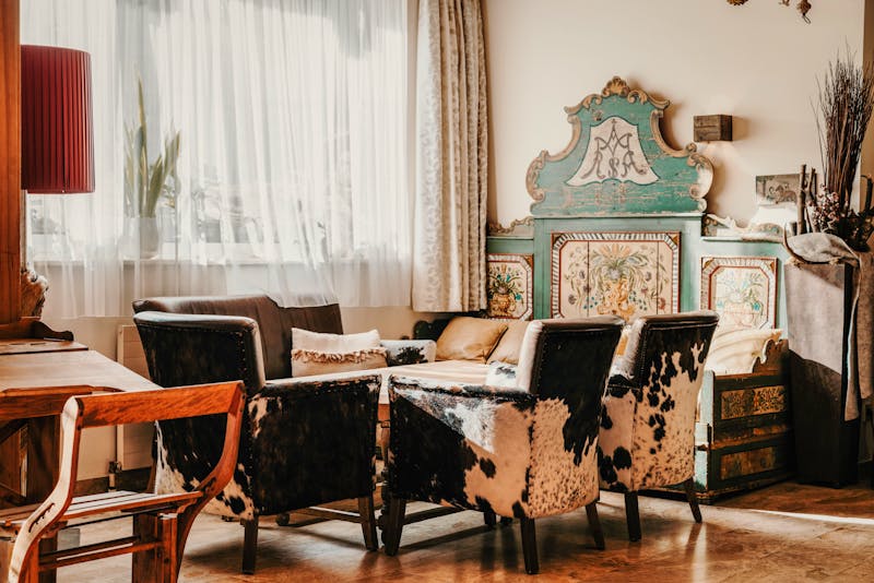 Lobby-Bereich im Dorfhotel Glücksschmiede &ndash; &copy;PriTours