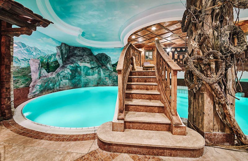 Schwimmbad im Dorfhotel Glücksschmiede &ndash; &copy;PriTours