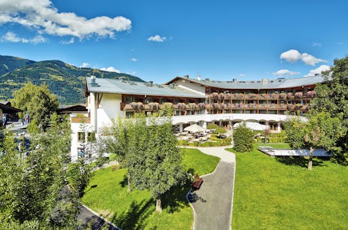Außenansicht Sommer Das Alpenhaus / Kaprun &ndash; &copy; michael huber I  www huber-fotografie at