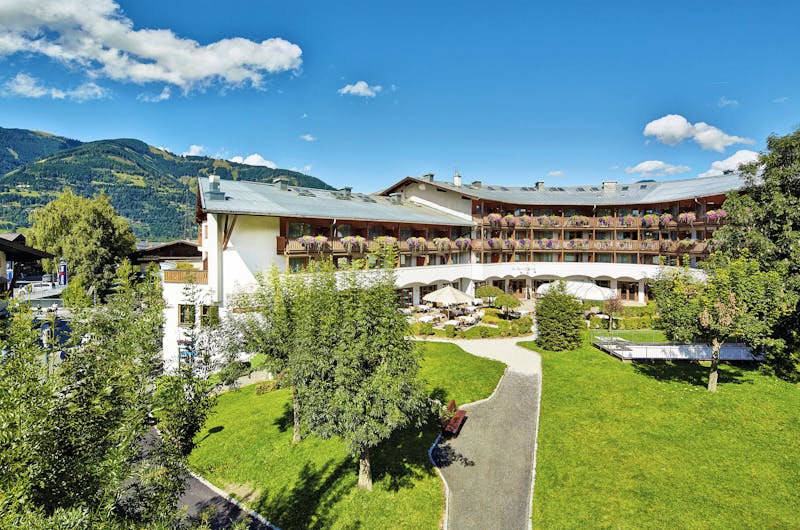 Außenansicht Sommer Das Alpenhaus / Kaprun &ndash; &copy;michael huber I  www huber-fotografie at