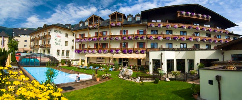 Außenansicht Sommer Hotel Neue Post &ndash; &copy;PriTours