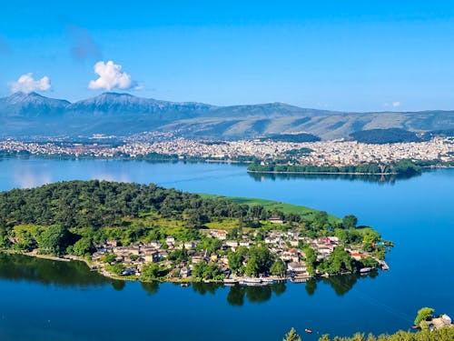 Ioannina am Pamvotis-See &ndash; &copy; sea and sun - stock.adobe.com