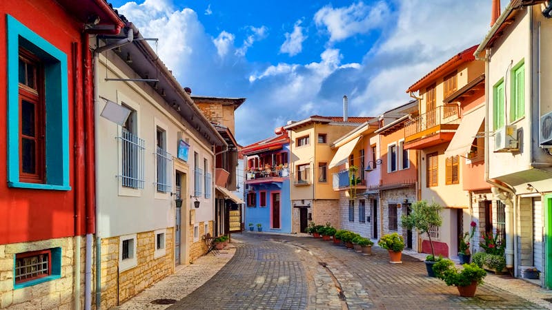 Bunte Gasse in Ioannina - Region Epirus - &copy;sea and sun - stock.adobe.com