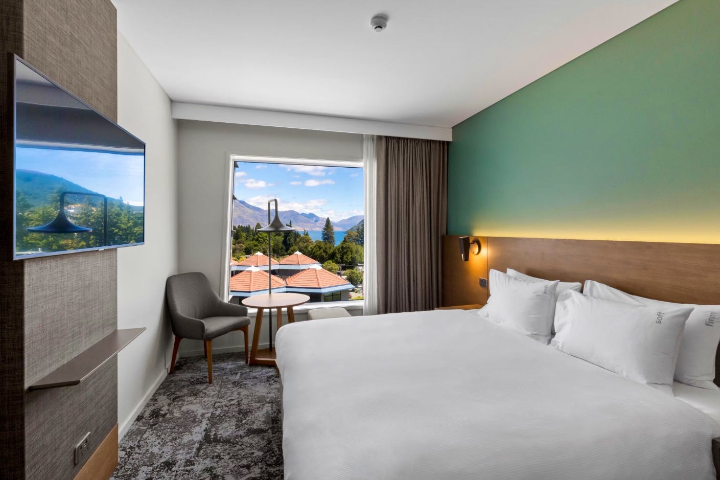 Holiday Inn Express & Suites Queenstown, an IHG Hotel in Queenstown, Neuseeland - Standard Doppelzimmer &nbsp;&ndash;&nbsp;&copy;&nbsp;Holiday Inn Express & Suites Queenstown, an IHG Hotel