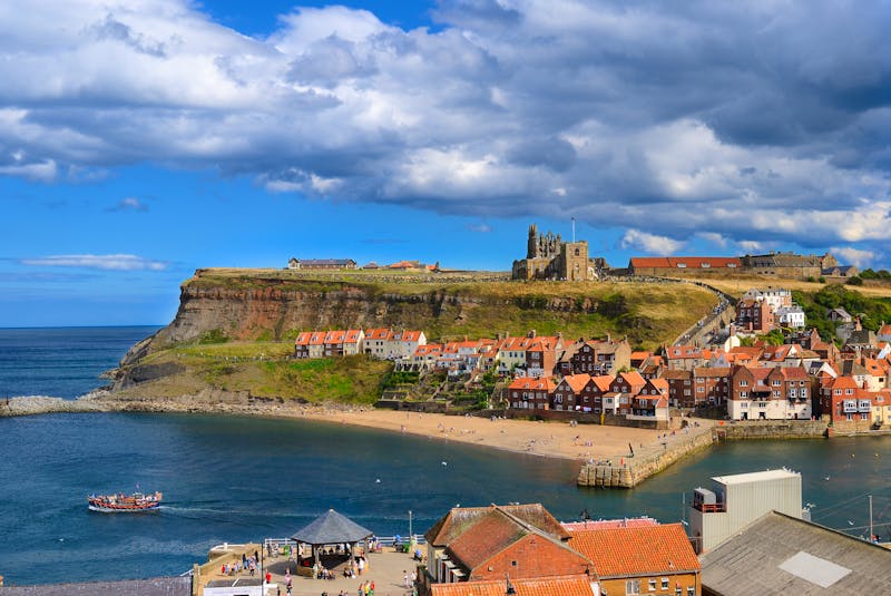 Küste von Whitby - Yorkshire England - &copy;SeanPavonePhoto - stock.adobe.com
