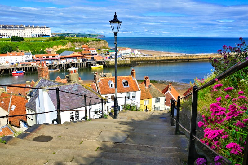 Hafen von Whitby in der Region North Yorkshire - &copy;Jenifoto - stock.adobe.com