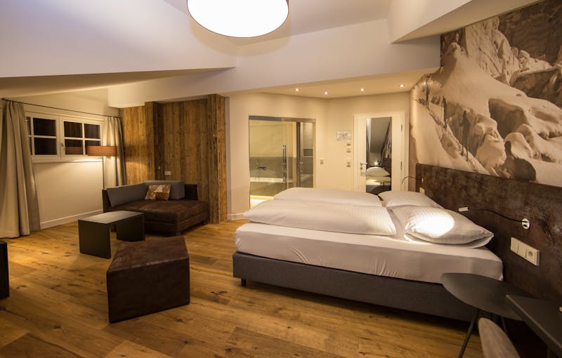Zimmerbeispiel Panorama Suite im Hotel Heitzmann &ndash; &copy;Nikolaus Faistauer Photography