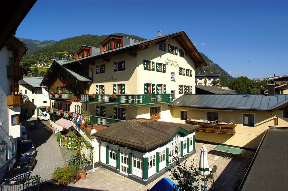 Außenansicht Sommer Hotel Heitzmann &ndash; &copy; PriTours