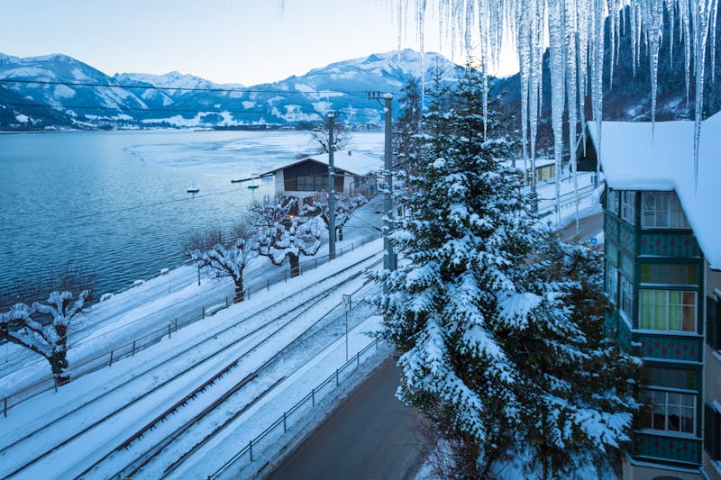 Blick auf den See im Winter vom Hotel Seehof &ndash; &copy;PriTours