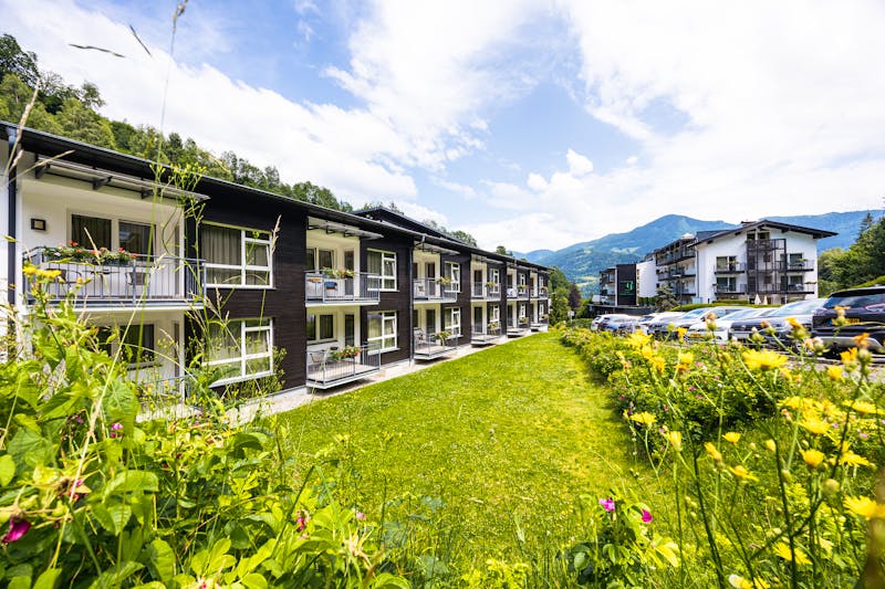 Außenansicht Sommer Hotel Der Waldhof &ndash; &copy;www.johannesradlwimmer.com