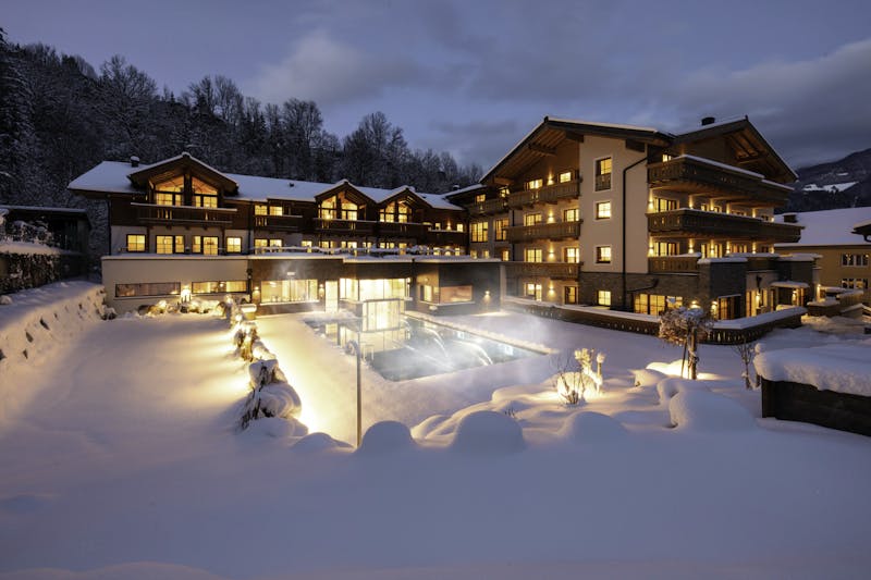 Außenansicht Winter Hotel Stadt Wien &ndash; &copy;makeART Studio