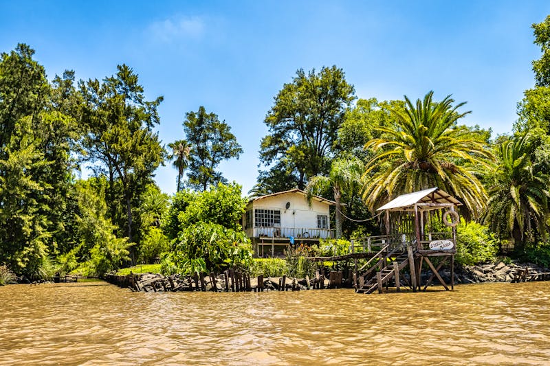 Bootsfahrt auf dem Paraná-Delta  Tigre  Buenos Aires  Argentinien  - &copy;rudiernst - stock.adobe.com