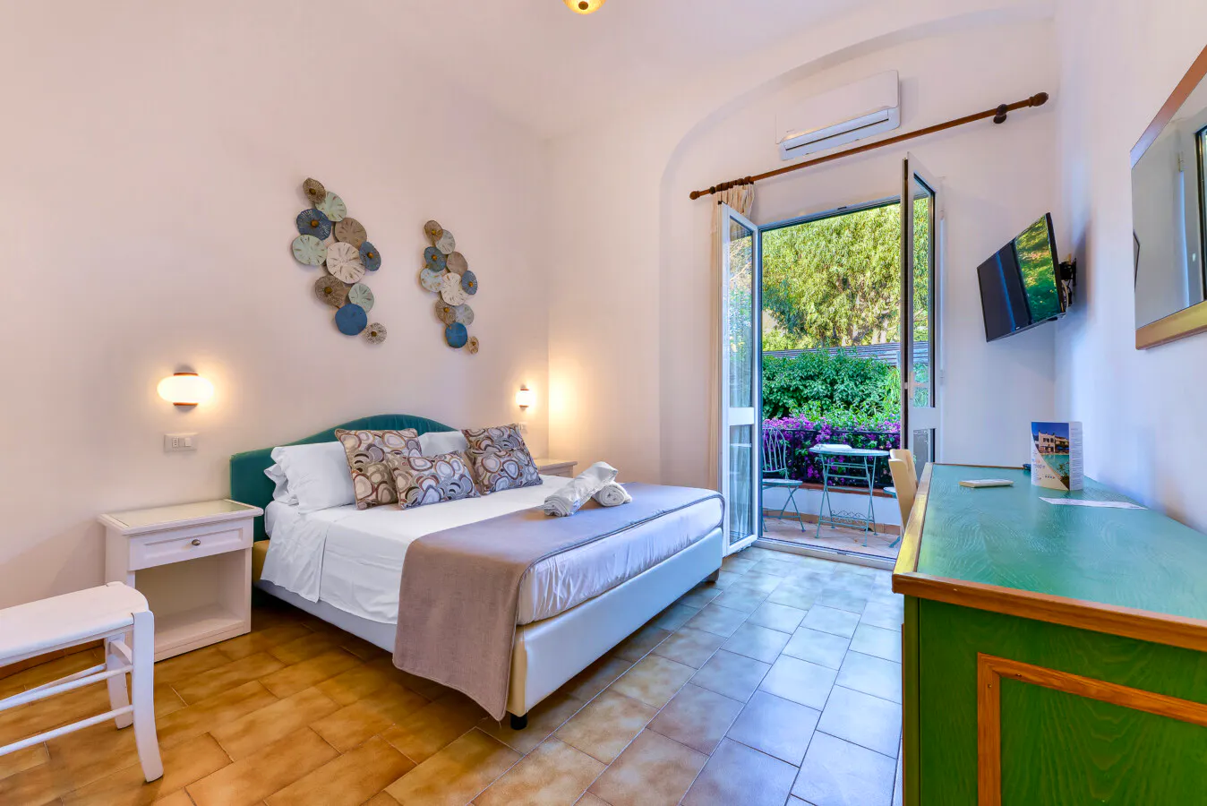 Zimmerbeispiel im Hotel Villa Melodie&nbsp;&ndash;&nbsp;&copy;&nbsp;Roberto Di Gennaro