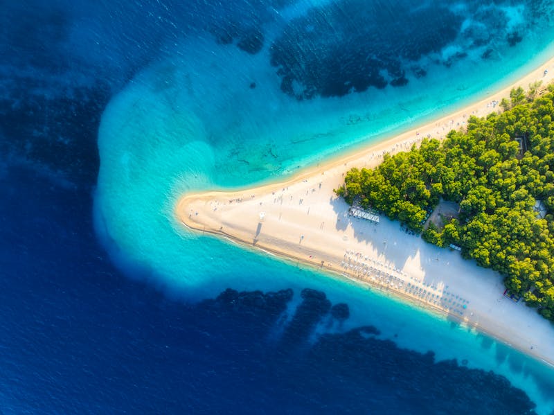 Strand Zlatni Rat in der Nähe von Split  - &copy;den-belitsky - stock.adobe.com