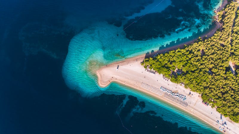 Strand Zlatni Rat in der Nähe von Split  - &copy;Fokke Baarssen - Adobe Stock