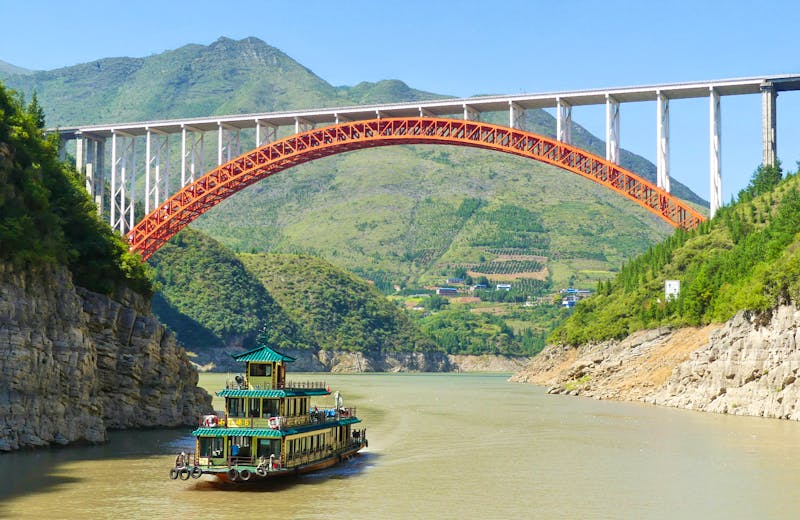 Wushan - Einfahrt in den Yangtze-Nebenfluss zu den kleinen drei Schluchten - &copy;Frank Nimschowski - Eberhardt TRAVEL