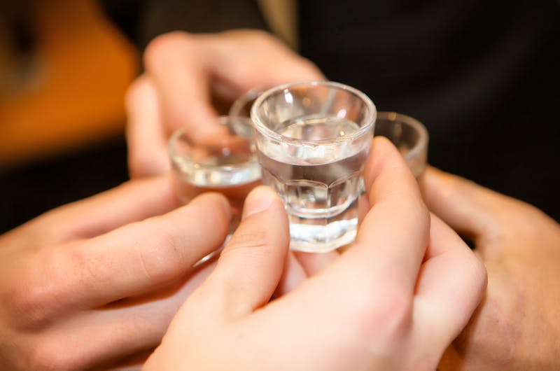 Wodka-Verkostung - &copy;liandstudio - stock.adobe.com