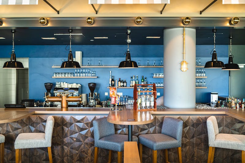 Bar im aja Warnemünde &ndash; &copy;Erik Gross